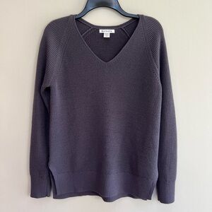 Athleta Hanover Refined V-Neck Sweater in Dusk Violet Purple, size XXS